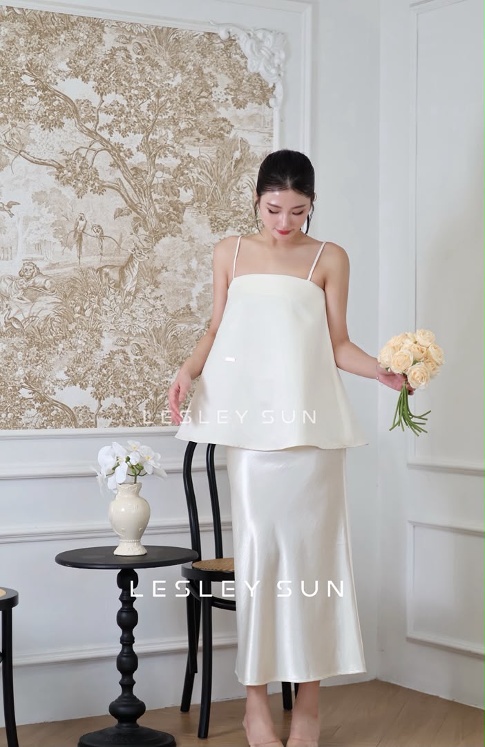 Vaeloria Skirt